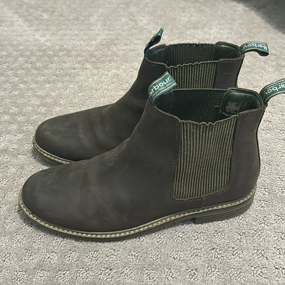 Great Condition! Barbour Chelsea Boot